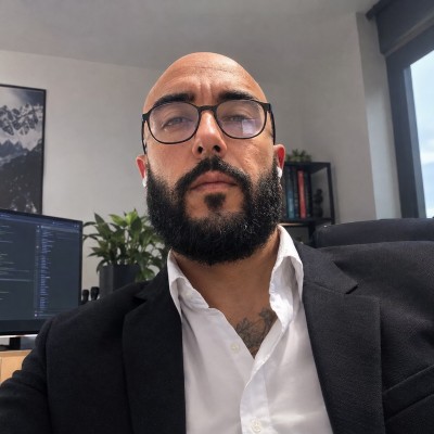 Arquitecto Líder de Seguridad e IA en Digital Nova Solutions Auditoría automatizada de contratos inteligentes, infraestructura descentralizada y desarrollo de sistemas resilientes.